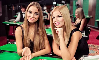 Hình ảnh đội ngũ hỗ trợ khách hàng 1xbet Nổ Hũ sẵn sàng giải đáp thắc mắc